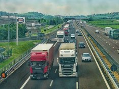 highway-3392100_1280.jpg